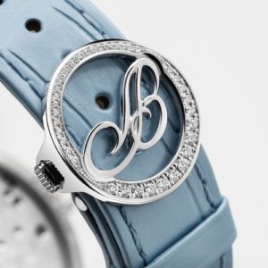 Die Breguet-Schließe ist mit 42 Diamanten versehen.