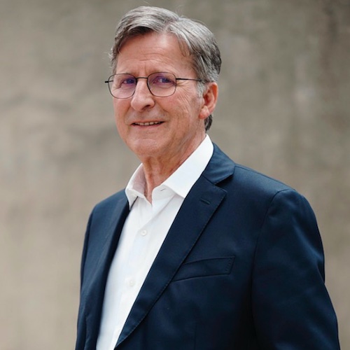 Michel Parmigiani Es ist eine Tradition von Parmigiani Fleurier, zu Ehren von Michel Parmigianis Geburtstag einen außergewöhnlichen Zeitmesser vorzustellen.