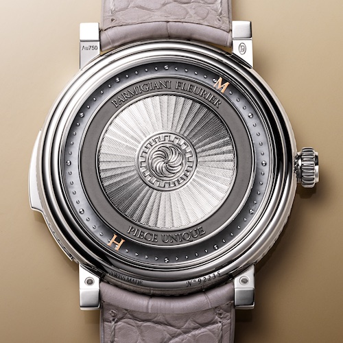 Parmigiani Fleurier L'Armoriale Répétiton Mystérieuse Die Uhrzeit lässt sich über die Rückseite ablesen und vor allem einstellen.