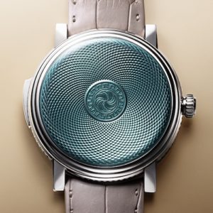 Die Parmigiani Fleurier L'Armoriale Répétiton Mystérieuse ist auf der Vorderseite ohne Zeitanzeige.