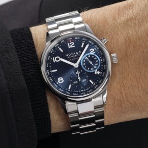 Nomos Glashütte 0790 Club Sport Neomatik Worldtimer Handgelenk