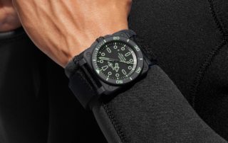 Bell & Ross BR-03 Diver Lumen Outline