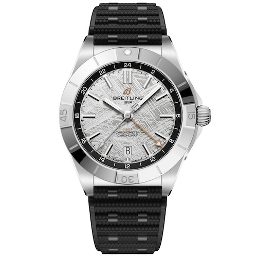 Die Breitling Chronomat Automatic GMT 40 Erling Haaland besitzt ein Meteoriten-Zifferblatt und eine Platin-Lünette.