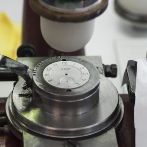 Auch eine eigene Zifferblattfertigung gehört zum Uhrenbereich von Hermès.