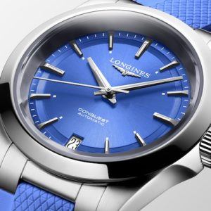 Das blaue Zifferblatt der Sylt-Edition ist mit einem Sonnenschliff versehen.