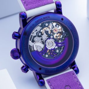 Jede funktionale Komponente des Chronographenwerkes ist durch den Saphirglasboden sichtbar.