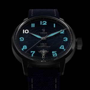 Die Ziffer 10 ist mit weißer Super-Luminova hervorgehoben.