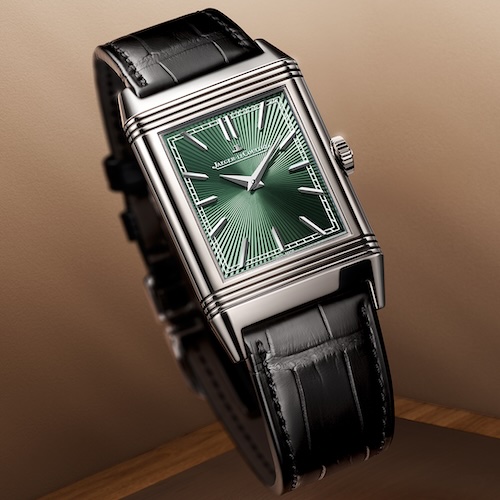 Jaeger-LeCoultre Reverso_Tribute_Enamel_Xu_Beihong_Q39334b3_Sonnenschliff-Guillochierung Die Jaeger-LeCoultre Reverso Tribute Enamel »Galoppierendes Pferd« trägt eine Sonnenschliff-Guillochierung.