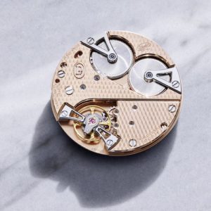 Das Handaufzugkaliber PF780 von Parmigiani Fleurier bietet eine Gangautonomie von 60 Stunden.