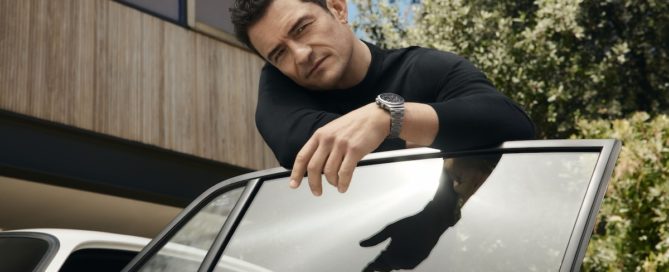 Orlando Bloom mit dem Porsche Design Chronograph 1 1975 Limited Edition