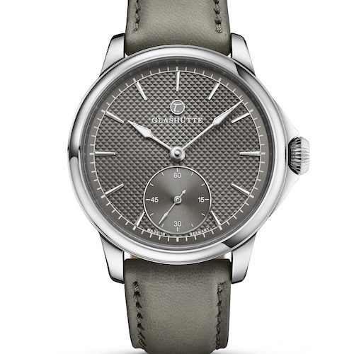 Tutima Patria 6612-03 Die Patria Titan von Tutima Glashütte mit graphitgrauem Zifferblatt.