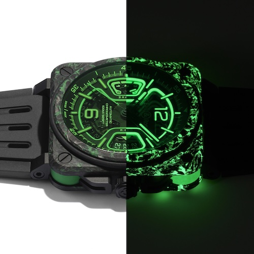 Auch die Zylinder für die Schrauben an den Gehäuseecken sind aus photolumeneszierendem Kautschuk gefertigt.