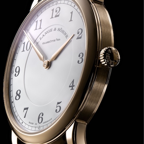 A_Lange_und_Soehne_1815-Homage_Honeygold-2020 Zum 175. Jubiläum von A. Lange & Söhne im Jahr 2020 wurde die 1815 Thin in Honiggold aufgelegt.