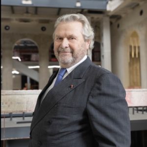 Alain Dominique Perrin, früherer Präsident von Cartier, wurde für seine Förderung hochwertiger Uhrmacherkunst gewürdigt.