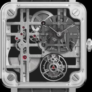 Die gebürsteten Stege verleihen der Werkkonstruktion eine strenge Geometrie.