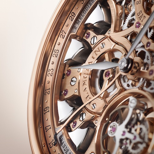 Die vier Tonhämmer schlagen zwei unterschiedliche Melodien auf goldenen Tonfedern.