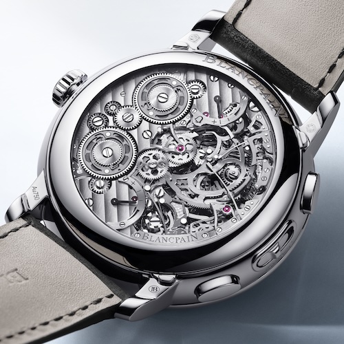 Das Kaliber 15GSQ besitzt zwei Federhäuser mit separaten Gangreserveanzeigen.