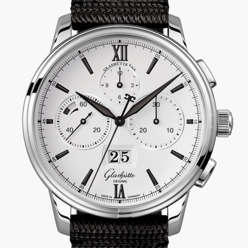 Glashütte Original Senator Chronograph Panoramadatum Die Glashütte Original Senator Chronograph Panoramadatum ist mit dem automatischen Kaliber 37-01 ausgestattet.