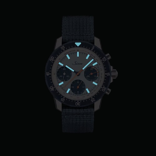 Die hybridkeramischen Nachleuchtelemente ermöglichen eine gute Nachtablesbarkeit.