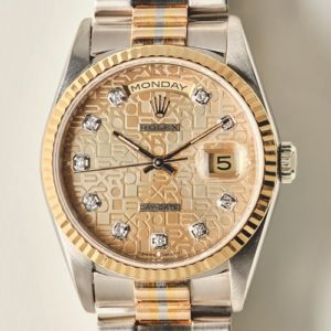 Die von Rolex nie offiziell verwendete Bezeichnung »Crown Collection« bezeichnet besonders üppig ausgestattete Modell, die nur ausgewählte Händler führten. Diese Day Date von 2001 gehört dazu.