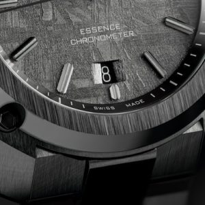 Das Datumsfenster ist bei sechs Uhr in das massive Meteoriten-Zifferblatt eingefräst.