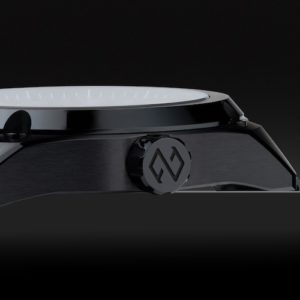 Das Gehäuse besitzt einen Container aus Titan Grade 2 und eine verschraubbare Krone.