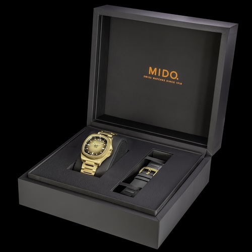 Die Mido Multifort TV Big Date Special Edition wird mit zwei Armbändern geliefert.