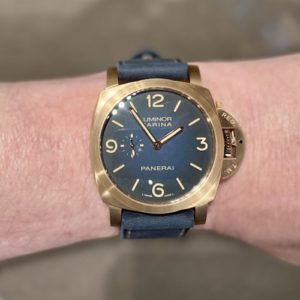 Ich hatte in der Stuttgarter Panerai-Boutique die Gelegenheit, die PAM01678 anzulegen.