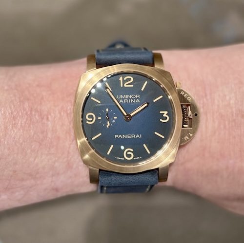 Panerai Luminor Marina Bronzo PAM01678 Ich hatte in der Stuttgarter Panerai-Boutique die Gelegenheit, die PAM01678 anzulegen.