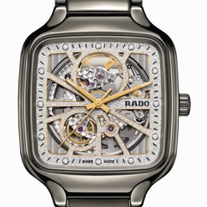 Die Rado True Square Open Heart Sparkling aus Plasmakeramik erscheint in glänzendem Grau.