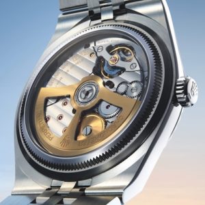Die Rolex Oyster Perpetual Land-Dweller besitzt einen Saphirglasboden.
