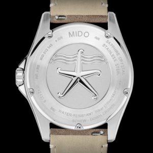 Den verschraubten Gehäuseboden aus Edelstahl ziert ein polierter Seestern im Relief.