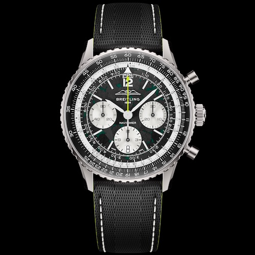Breitling x Aston B01 Chronograph 43 Aston Martin Front Erstmals fertigt Breitling einen Navitimer in einem Titangehäuse.