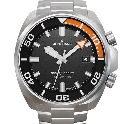 Junghans Aquaris Diver Orange 27_4668.44 Edelstahlband Die Aquaris Diver von Junghans besitzt einen Durchmesser von 46,9 Millimetern.