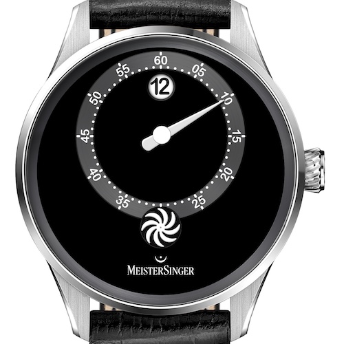 Meistersinger Panthero Schwarz Front Beim schwarzen Modell der Panthero sind Zeiger und Sonne in Weiß gehalten.