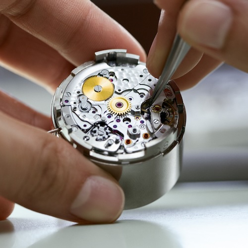 Rolex Kalibermontage Biel Im Jahr 2002 übernahm Rolex Genf die Rolex Werkemanufaktur in Biel.