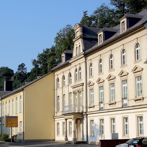 SUG Glashütte Die Sächsische Uhrentechnologie Glashütte sitzt an der »Uhrenmeile«.