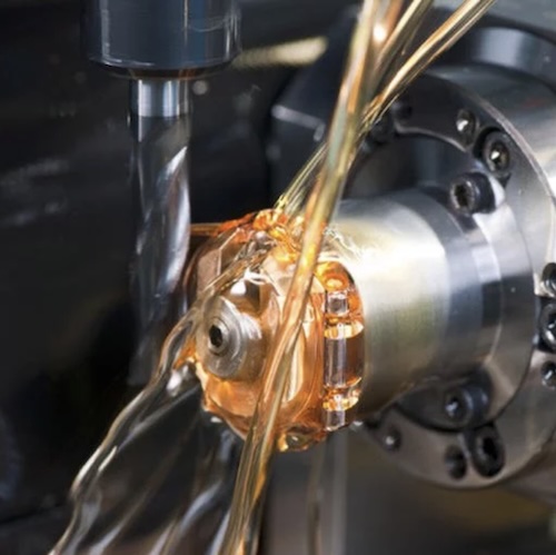 Die Bearbeitung von Titan ist aufwändig, zeitintensiv und braucht Erfahrung.