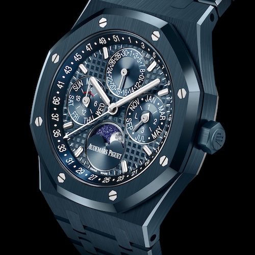 Audemars Piguet kombiniert das Kaliber 7138 erstmals mit einer Vollkeramik-Version.