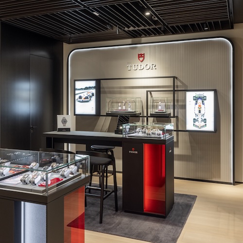 Bucherer Munich Tudor Tudor präsentiert seine Uhrenkollektion im Erdgeschoss der Münchener Niederlassung.