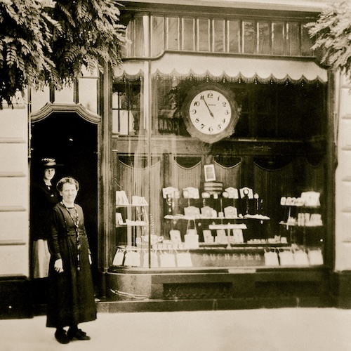 Das erste Geschäft von Carl Friedrich Bucherer befand sich am Falkenplatz in Luzern.