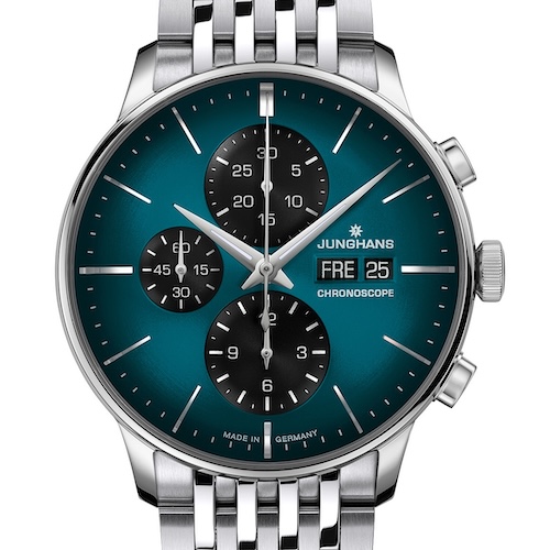 Junghans Meister Chronoscope Purple Den Wochentag zeigt die Junghans Meister Chronoscope wahlweise deutsch oder englisch an.