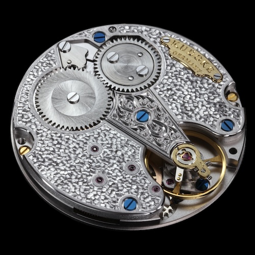 Das Kudoke Kaliber 1 ist von den Werken englischer Taschenuhren inspiriert.