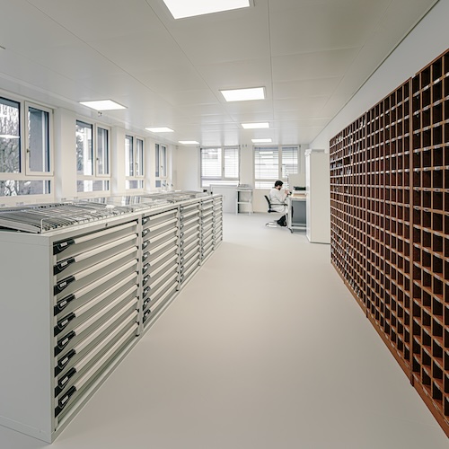 Porsche Design Konfektionierung Die zahlreichen Konfigurationsoptionen bedingen ein entsprechend umfangreiches Lager.