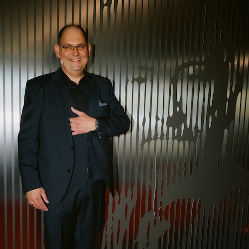 Rolf Bergmann CEO der Porsche Design Manufaktur Rolf Bergmann leitet die Manufaktur in Grenchen und war für den Umbau des Gebäudes innerhalb von 18 Monaten verantwortlich.