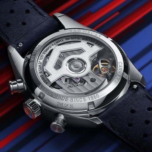 Der beidseitig aufziehende Rotor hat die Form des TAG-Heuer-Wappens.