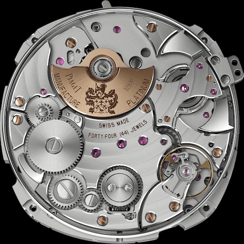 Das Piaget Kaliber 1290P ist mit bogenförmigen Genfer Streifen verziert.